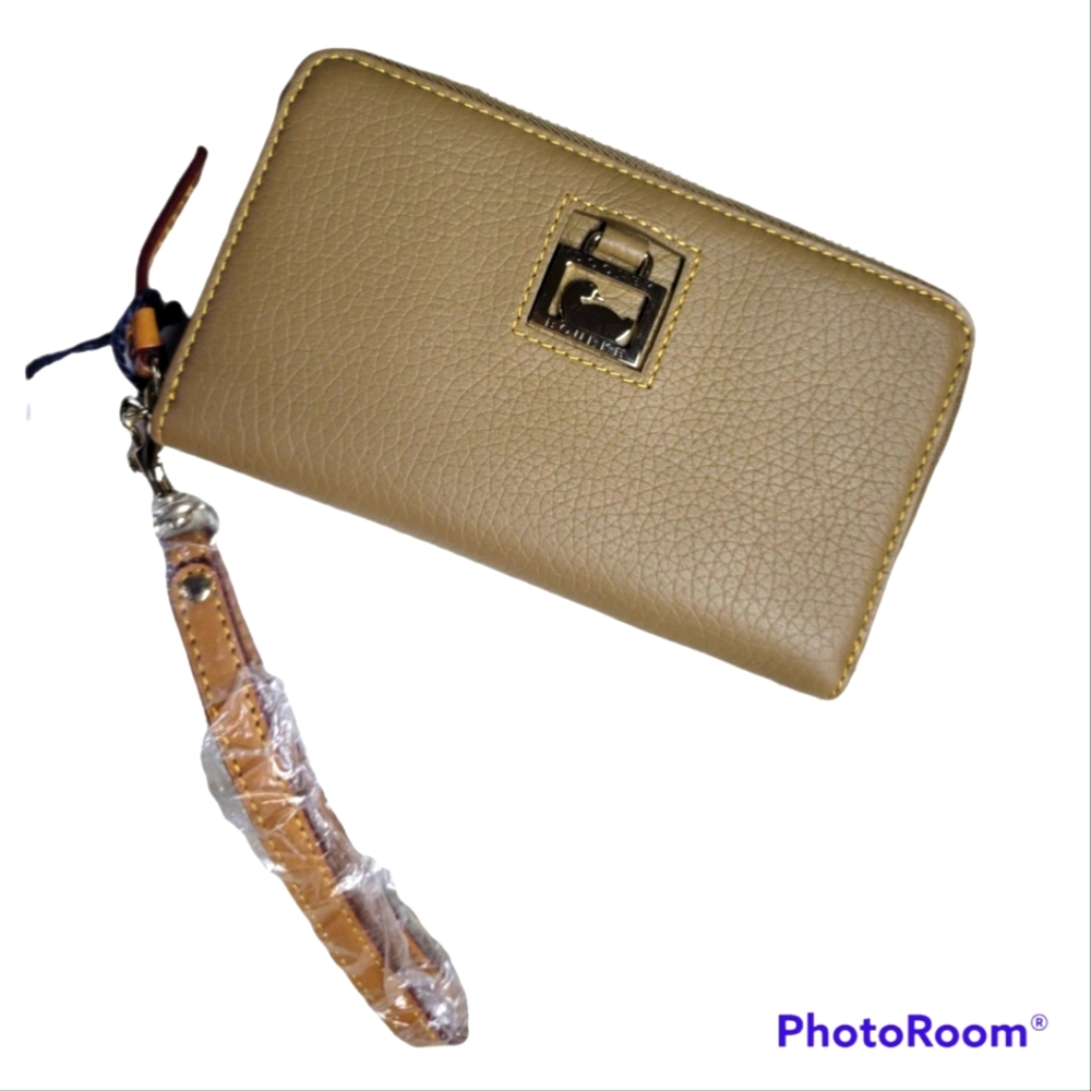 DOONEY & BOURKE Taupe Folded Zip Wristlet
